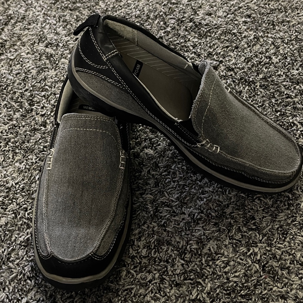 Men's Faded Glory Gray and Black Slip-On Loafers (9) EUC - Picture 4 of 4